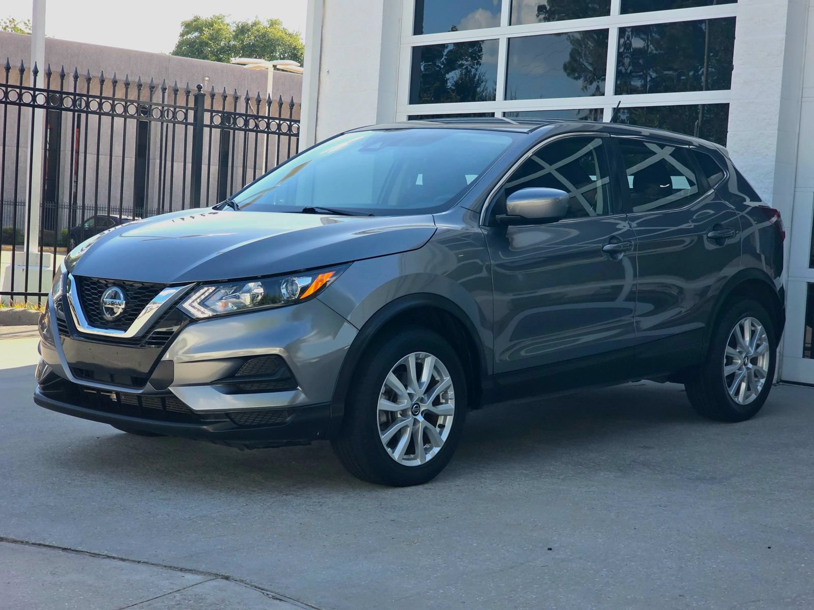 Used 2022 Nissan Rogue Sport S FWD image 9