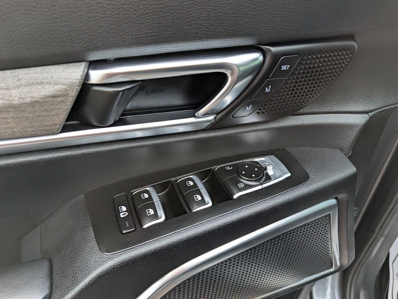 Used 2021 Kia Telluride SX w/ Nightfall Edition Package AWD/4WD image 34