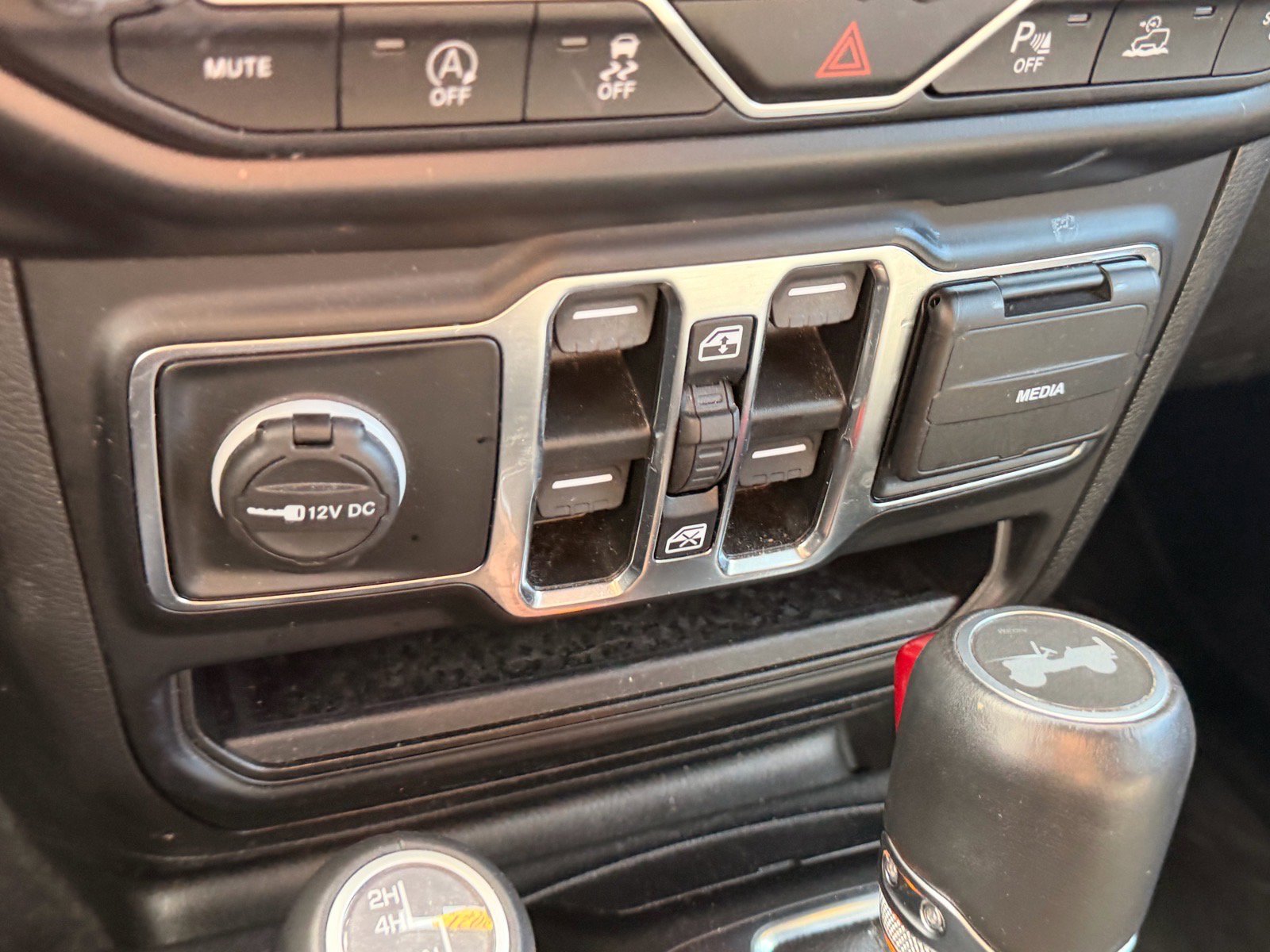 Used 2021 Jeep Wrangler Unlimited Sahara image 24