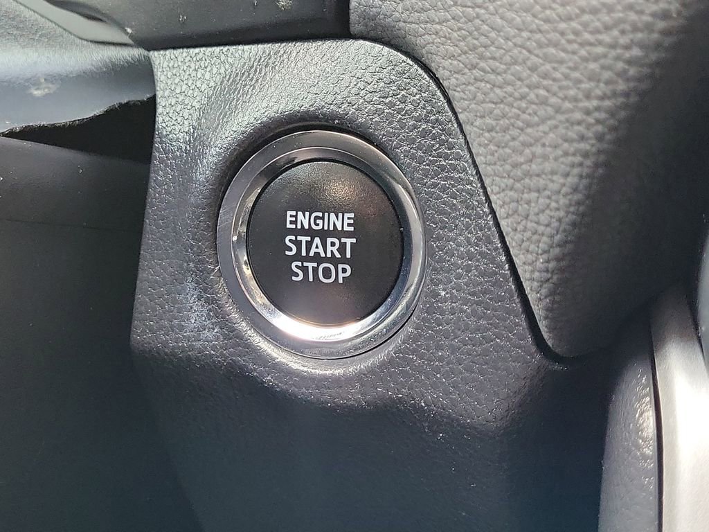 Used 2021 Toyota RAV4 XLE w/ Convenience Package AWD/4WD image 21