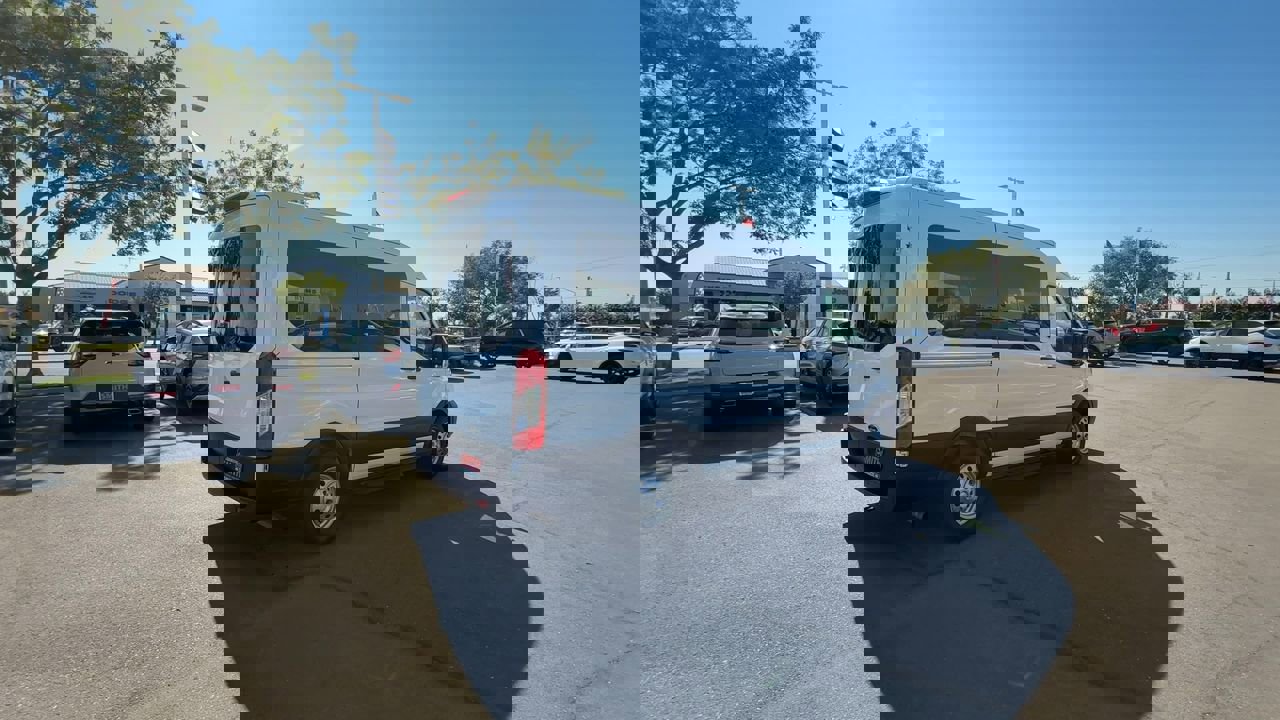 Used 2020 Ford Transit 150 XL image 7