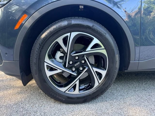 Used 2024 Lincoln Nautilus Hybrid AWD/4WD image 2