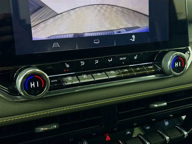 Used 2024 Chevrolet Colorado ZR2 image 19