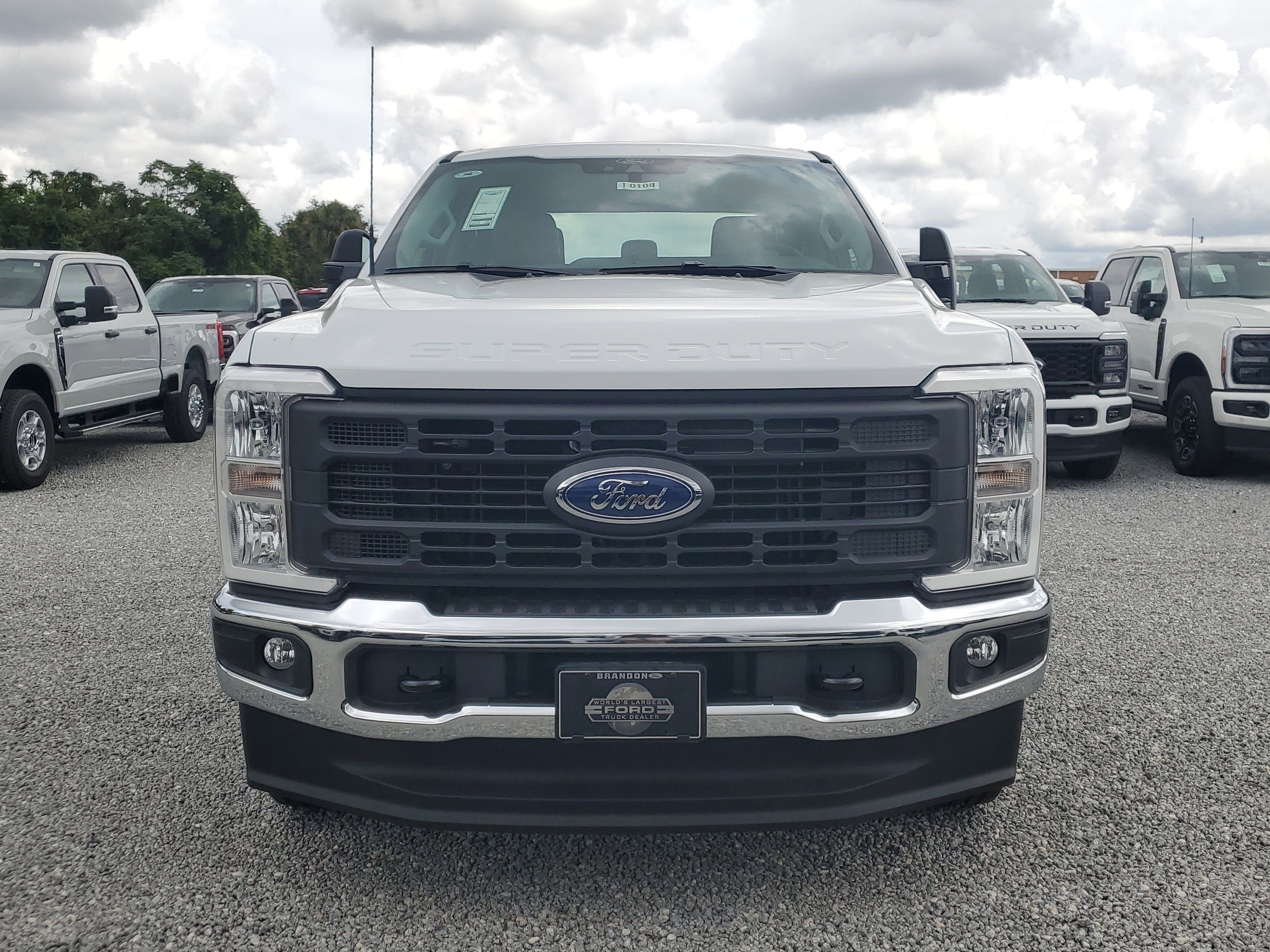 New 2026 Ford F250 XL w/ XL Chrome Package image 3