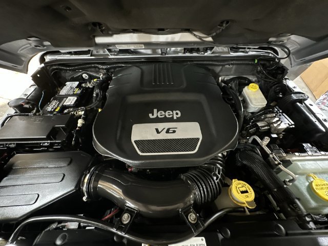 Used 2014 Jeep Wrangler Sahara w/ Connectivity Group AWD/4WD image 22