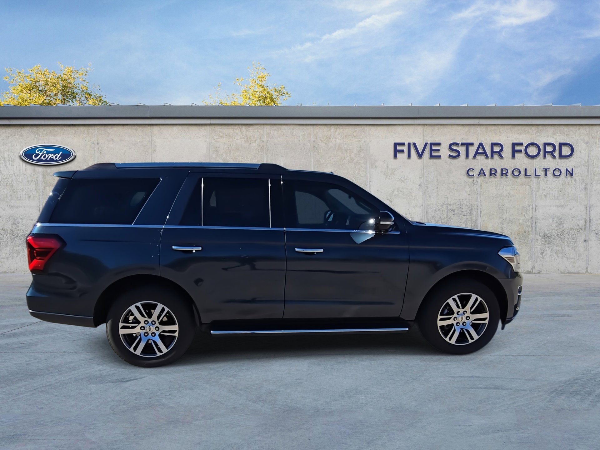 Used 2022 Ford Expedition Limited image 10