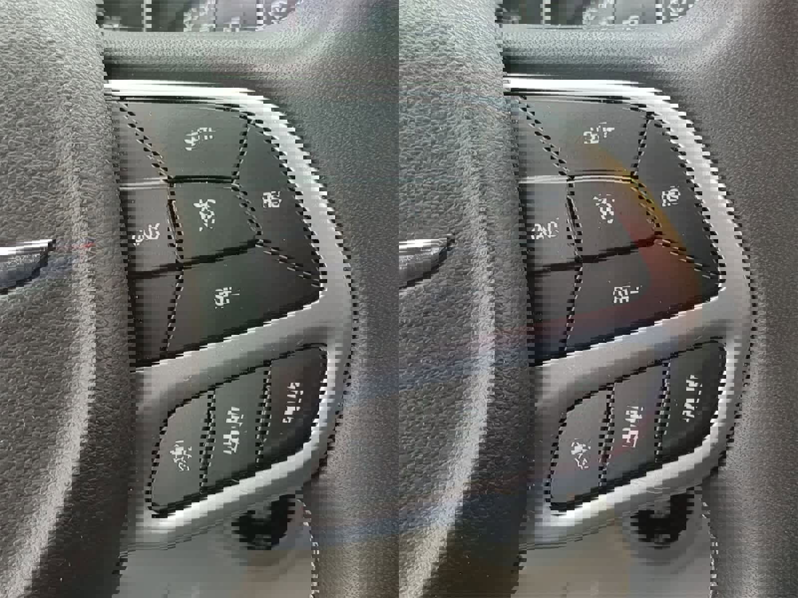 Used 2023 Chrysler Pacifica Touring-L image 24