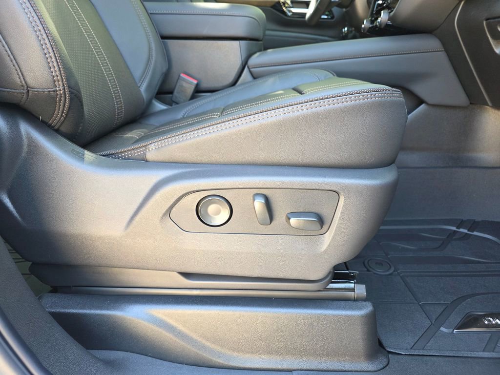 New 2026 Chevrolet Suburban High Country image 15