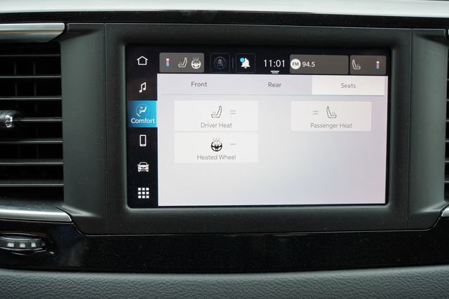 Used 2023 Chrysler Voyager LX FWD image 6