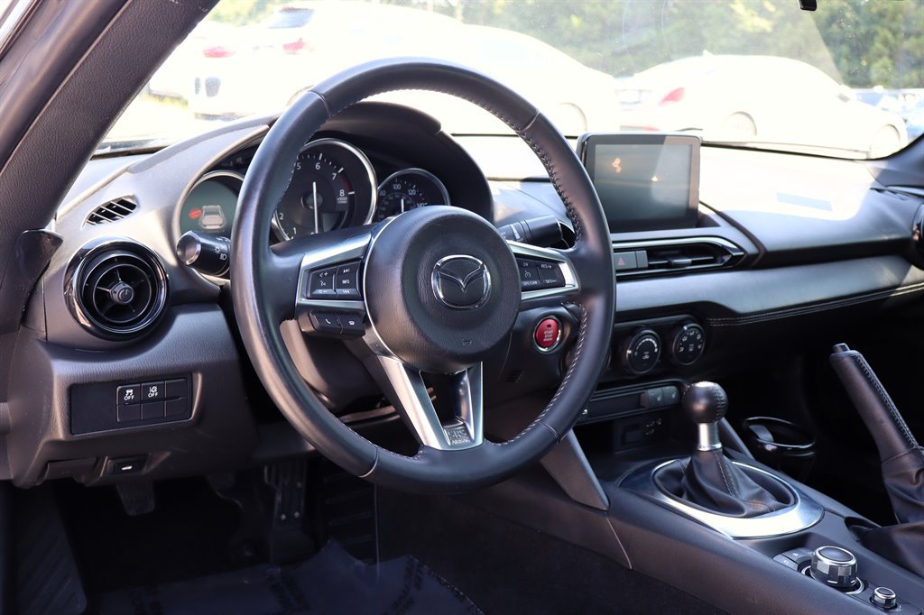 Used 2020 MAZDA MX-5 Miata RF Club RWD image 27