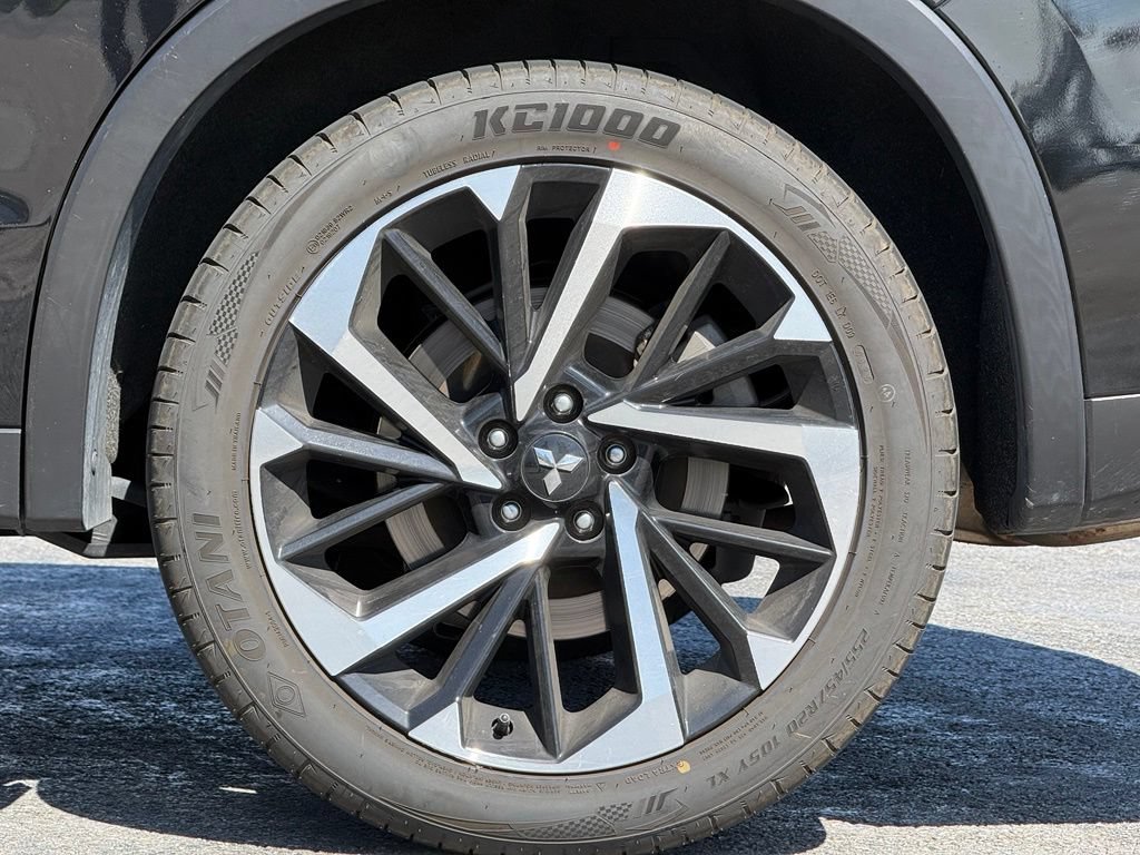 Used 2024 Mitsubishi Outlander SE AWD/4WD image 3