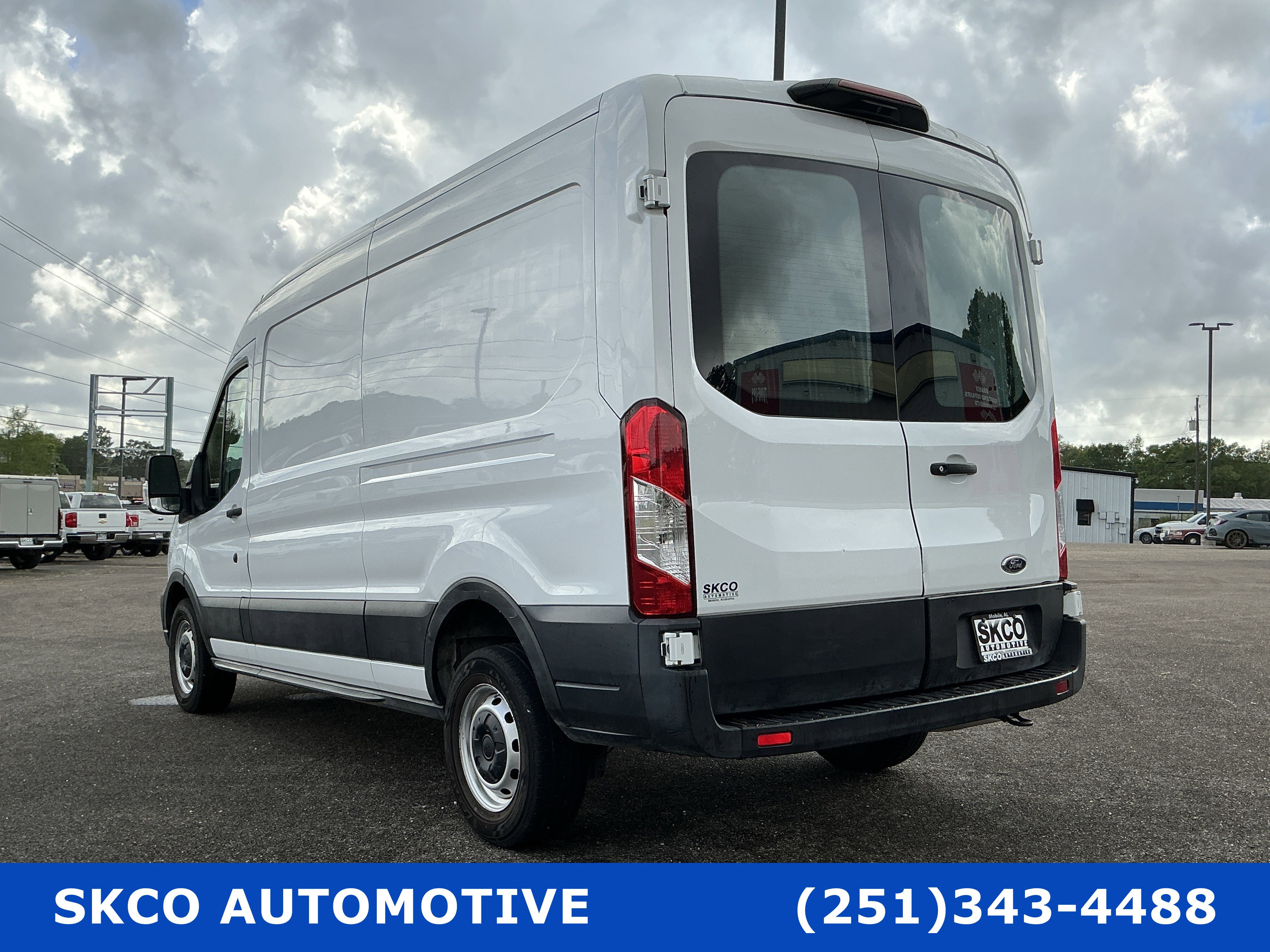 Used 2021 Ford Transit 250 Medium Roof image 3