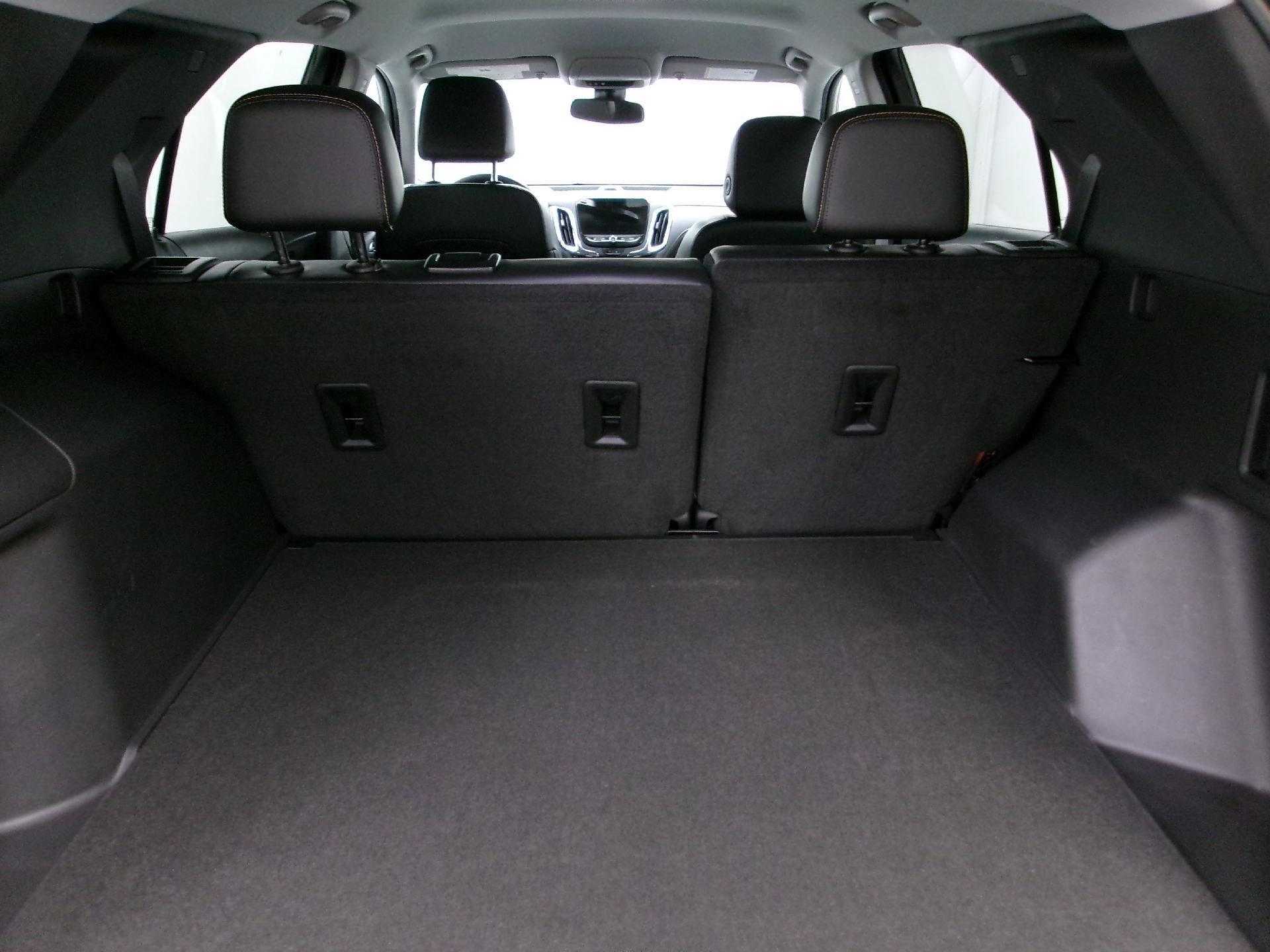 Used 2023 Chevrolet Equinox Premier w/ LPO, Floor Liner Package AWD/4WD image 11