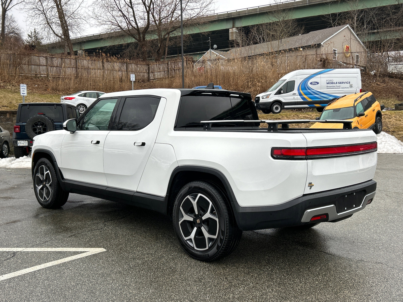 Used 2022 Rivian R1T Adventure AWD/4WD image 4