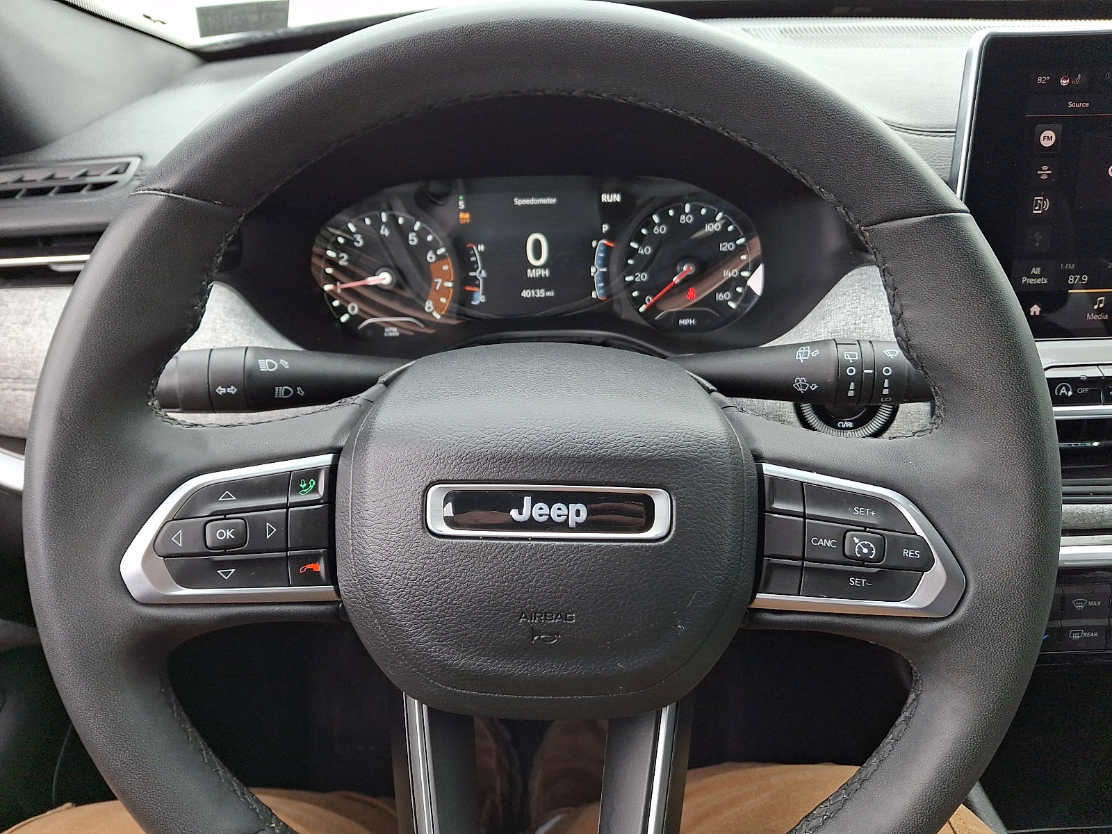 Used 2023 Jeep Compass Latitude w/ Convenience Group AWD/4WD image 19