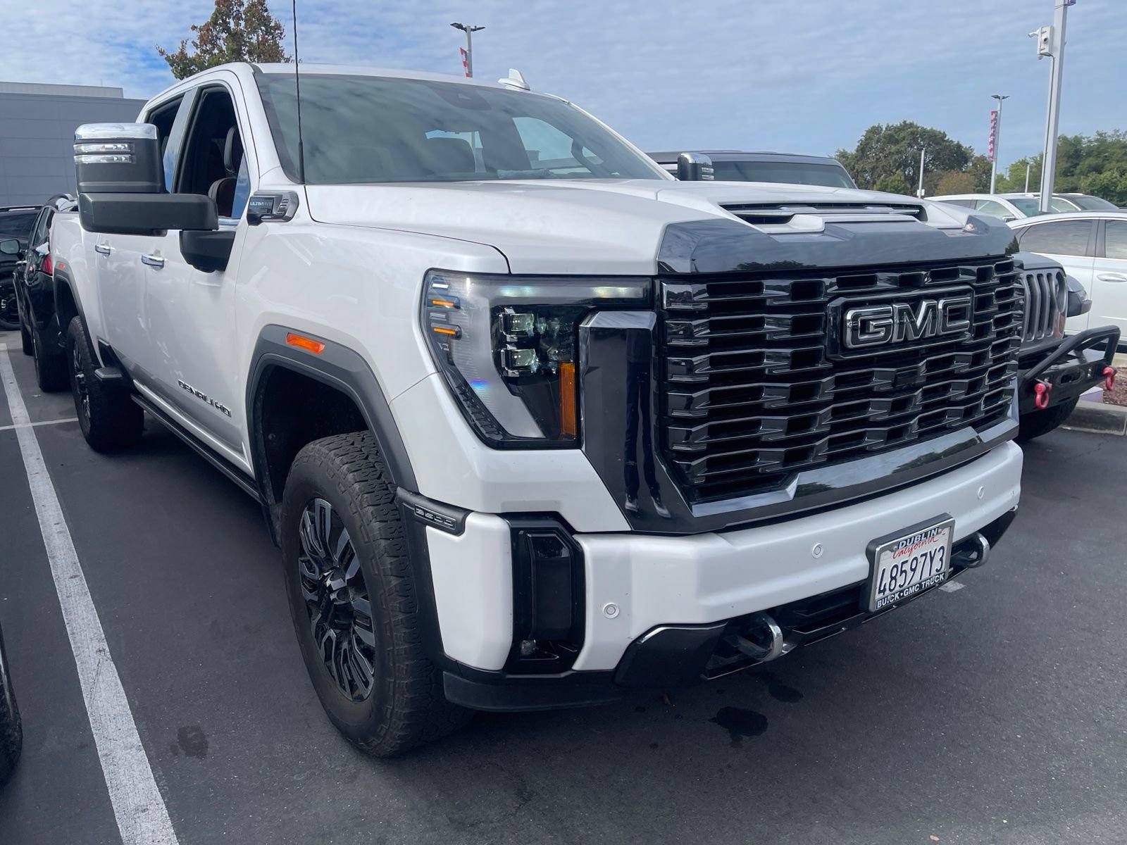 Used 2024 GMC Sierra 2500 Denali Ultimate AWD/4WD image 1
