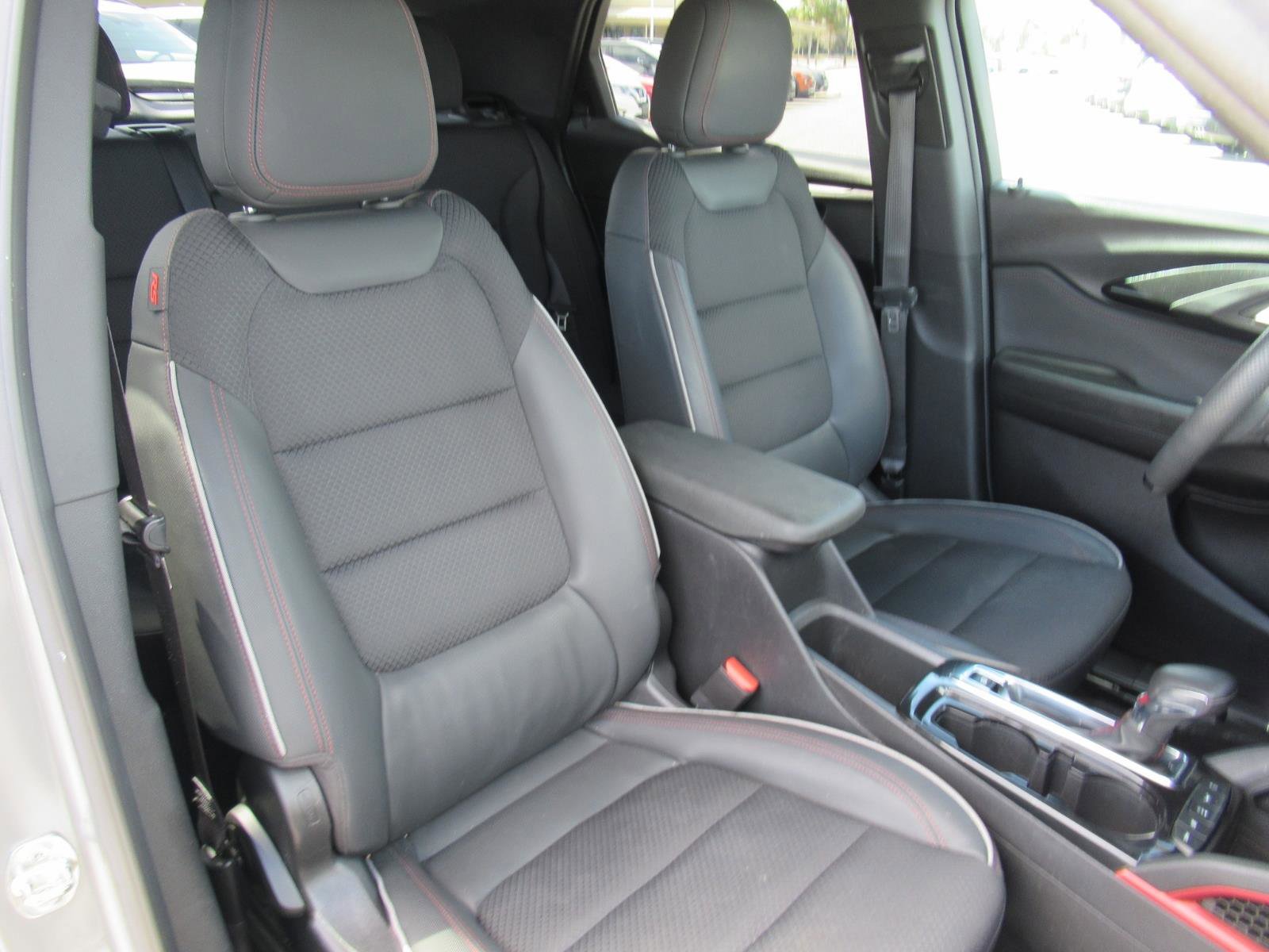 Used 2023 Chevrolet TrailBlazer RS w/ Sun and Liftgate Package AWD/4WD image 9