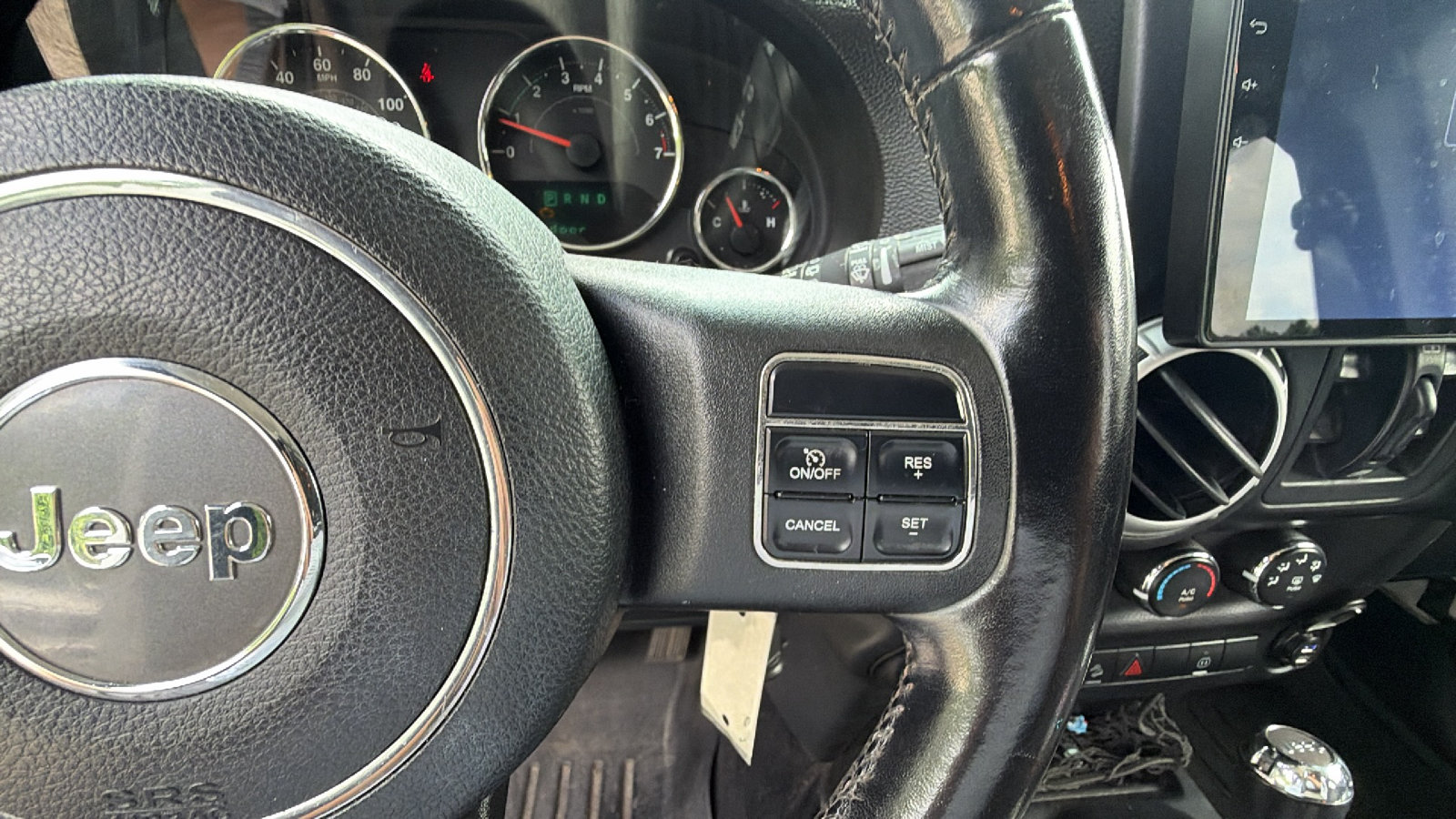 Used 2011 Jeep Wrangler Unlimited Sahara AWD/4WD image 26
