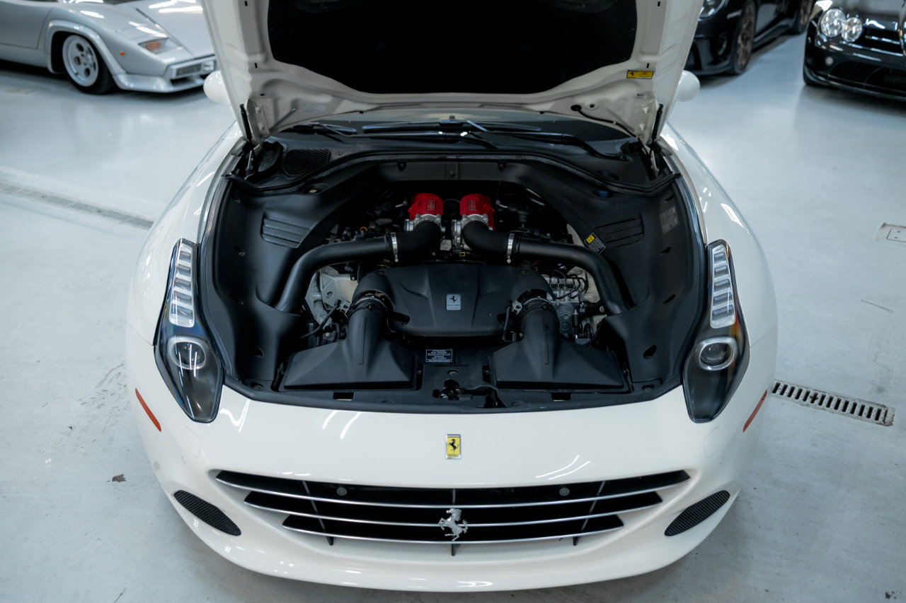 Used 2016 Ferrari California T image 78