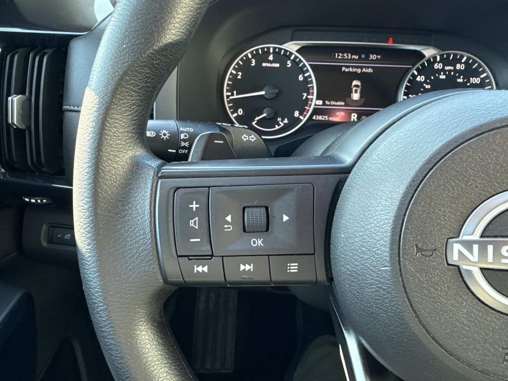 Used 2024 Nissan Pathfinder S image 28