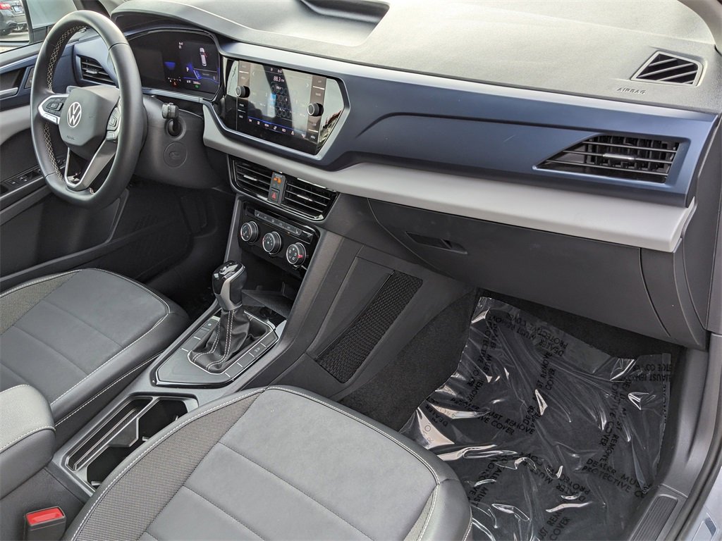 Certified 2023 Volkswagen Taos SE w/ Panoramic Sunroof Package image 14