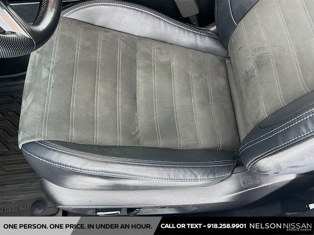 Used 2023 Mitsubishi Outlander SE Black Edition image 19