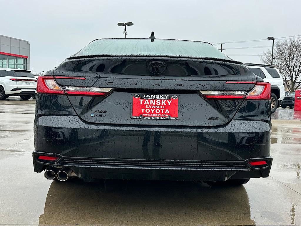 New 2026 Toyota Camry Hybrid image 3