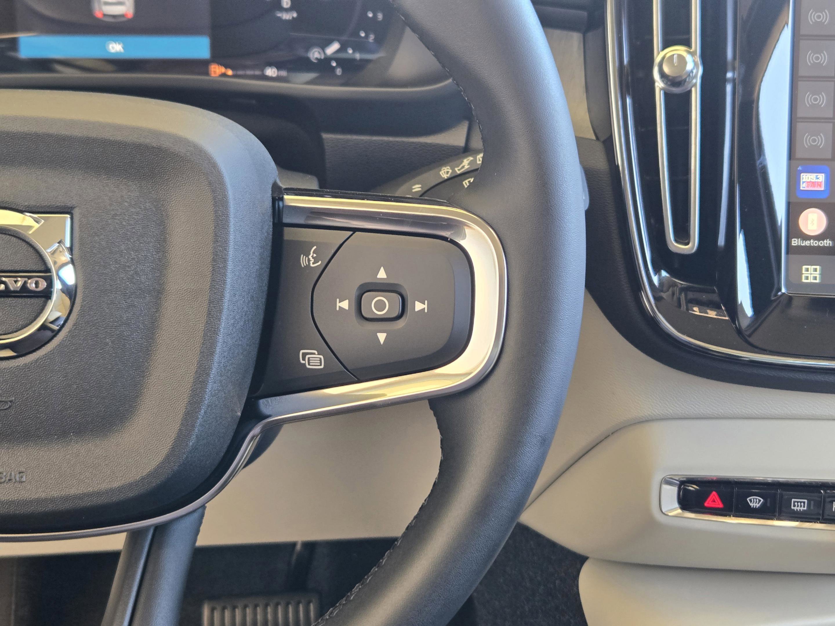 New 2026 Volvo XC40 B5 Plus w/ Protection Package Premier image 31