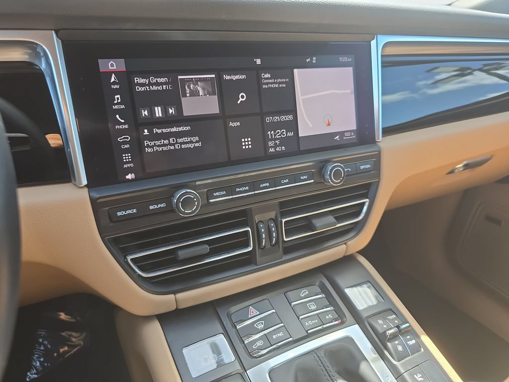 Used 2019 Porsche Macan AWD/4WD image 18