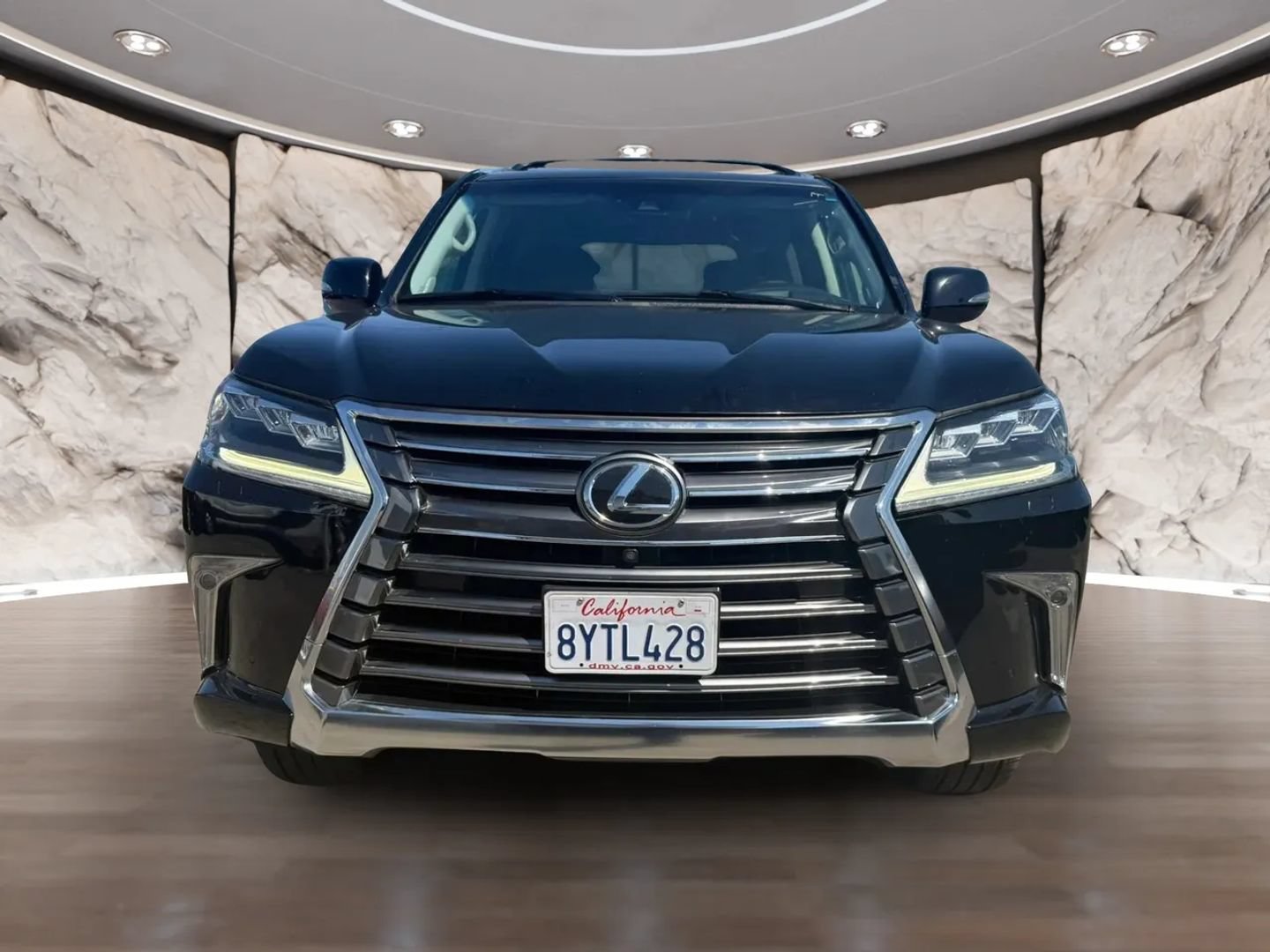 Used 2017 Lexus LX 570 4WD w/ Luxury Package image 2