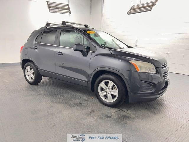 Used 2016 Chevrolet Trax LT w/ LT Convenience Package FWD image 3
