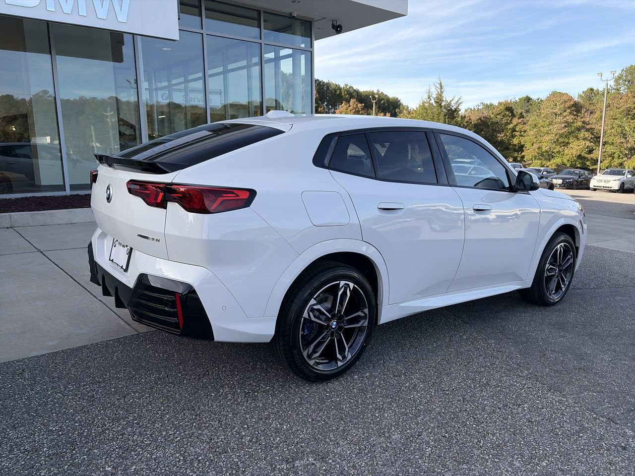 New 2027 BMW X2 xDrive28i w/ M Sport Package AWD/4WD image 8