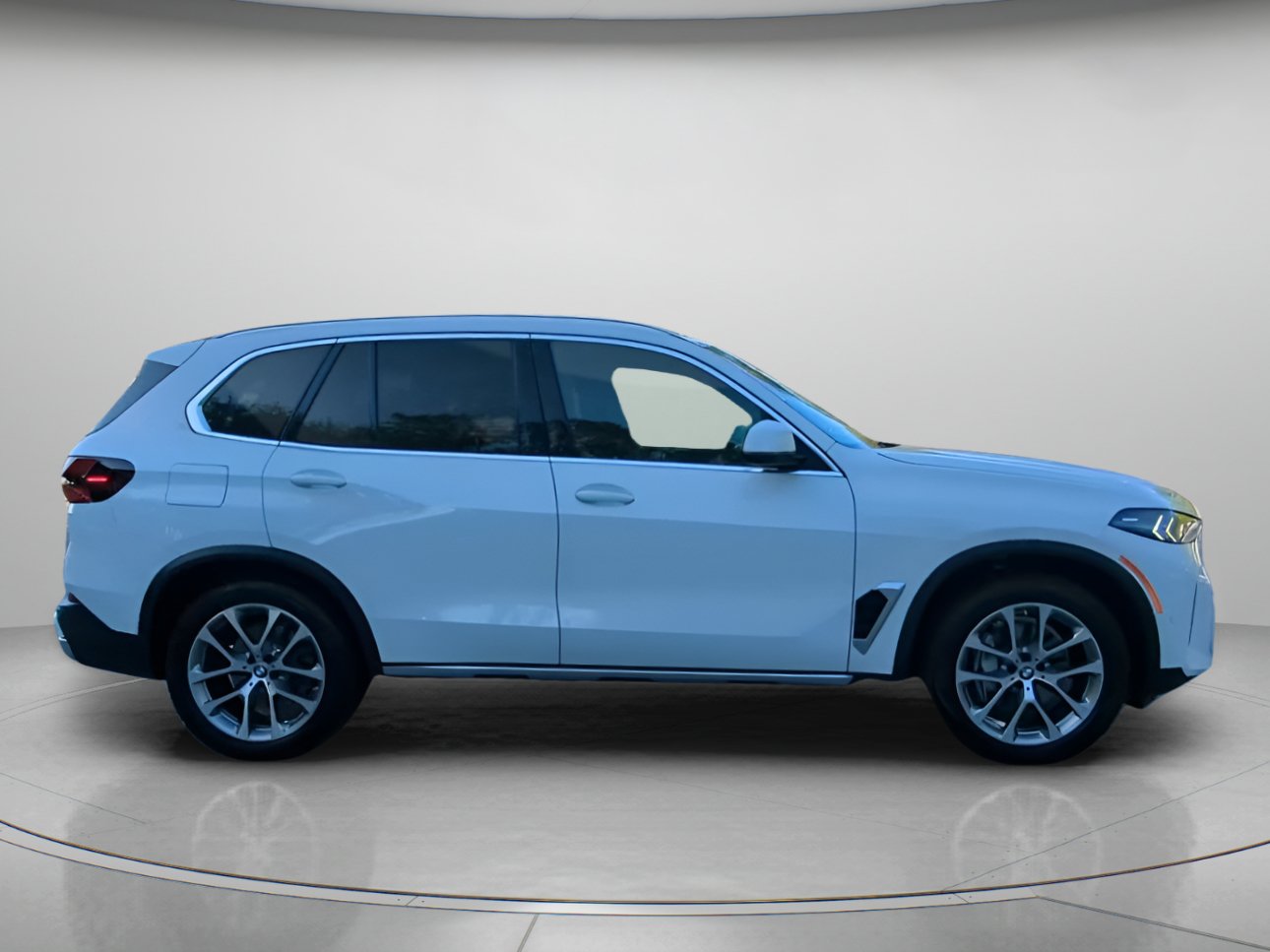 Used 2025 BMW X5 xDrive40i w/ Premium Package AWD/4WD image 32