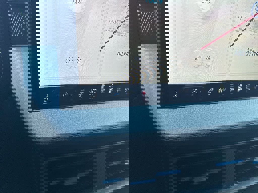 New 2025 Ford Maverick XLT w/ XLT Luxury Package image 25