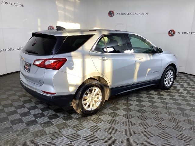 Used 2019 Chevrolet Equinox LT w/ Driver Convenience Package image 4