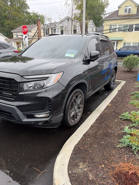 Used 2025 Honda Passport Black Edition image 1