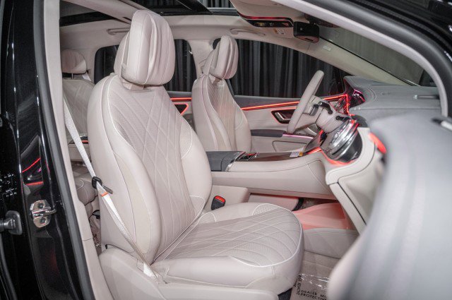 New 2026 Mercedes-Benz EQS 550 4MATIC SUV image 14