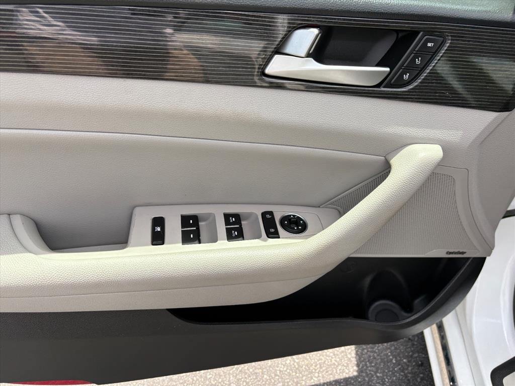 Used 2019 Hyundai Sonata Limited FWD image 21