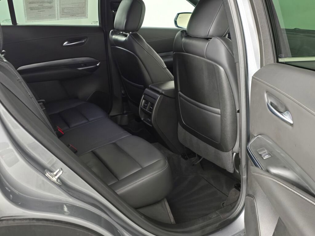 Used 2024 Cadillac XT4 Premium Luxury image 36