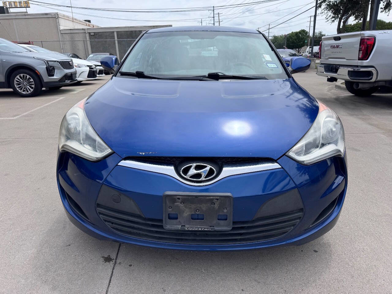 Used 2016 Hyundai Veloster FWD image 2