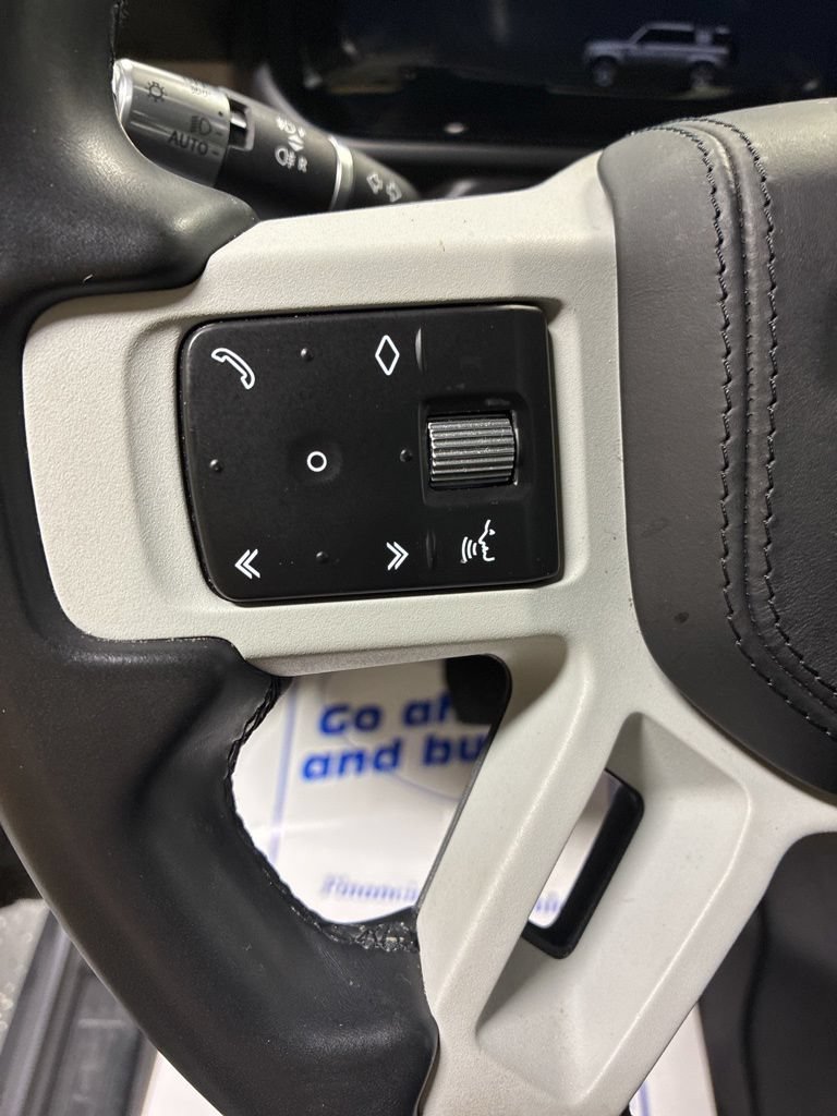 Used 2020 Land Rover Defender 110 SE AWD/4WD image 13