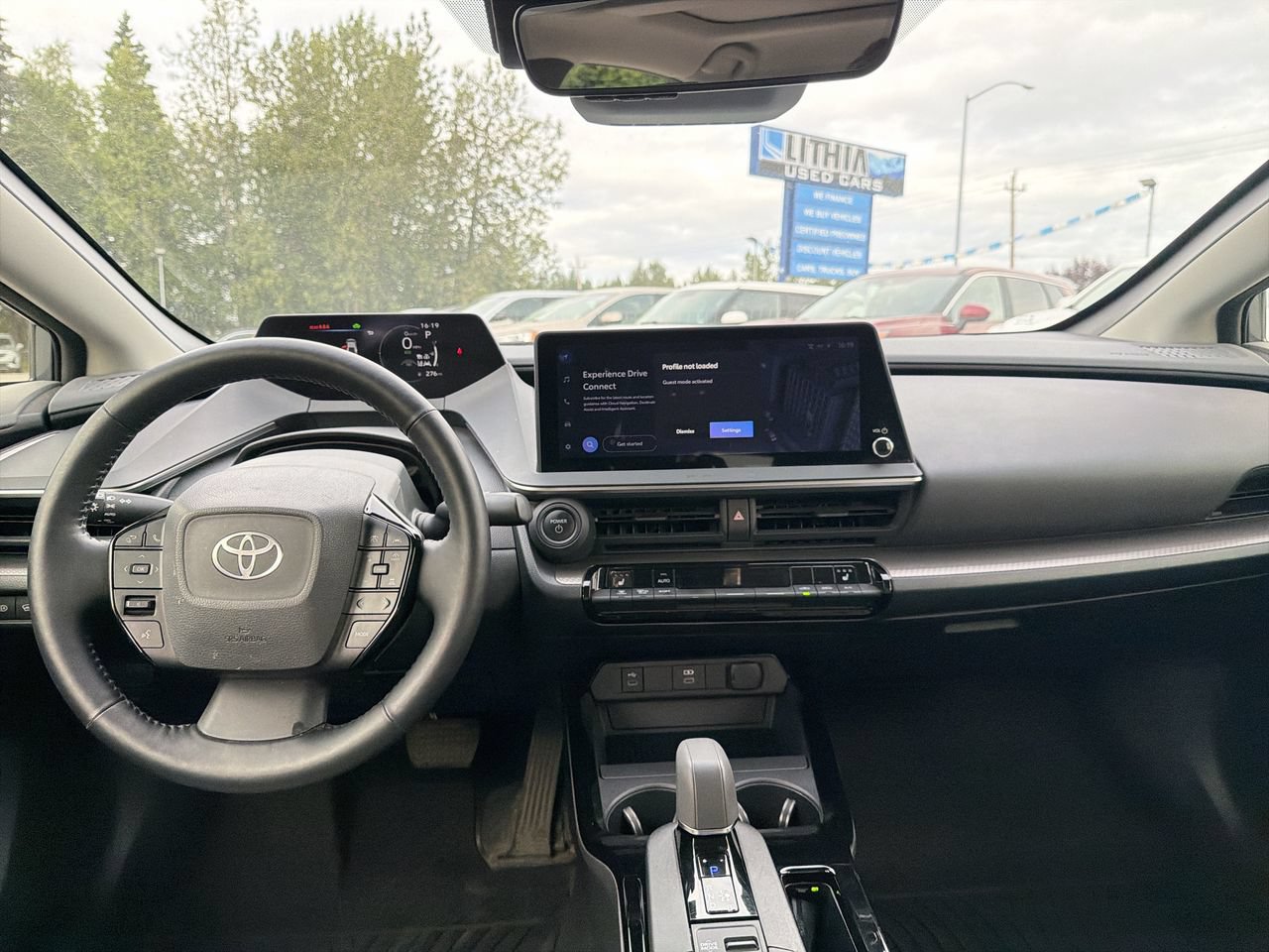 Used 2023 Toyota Prius XLE AWD/4WD image 23