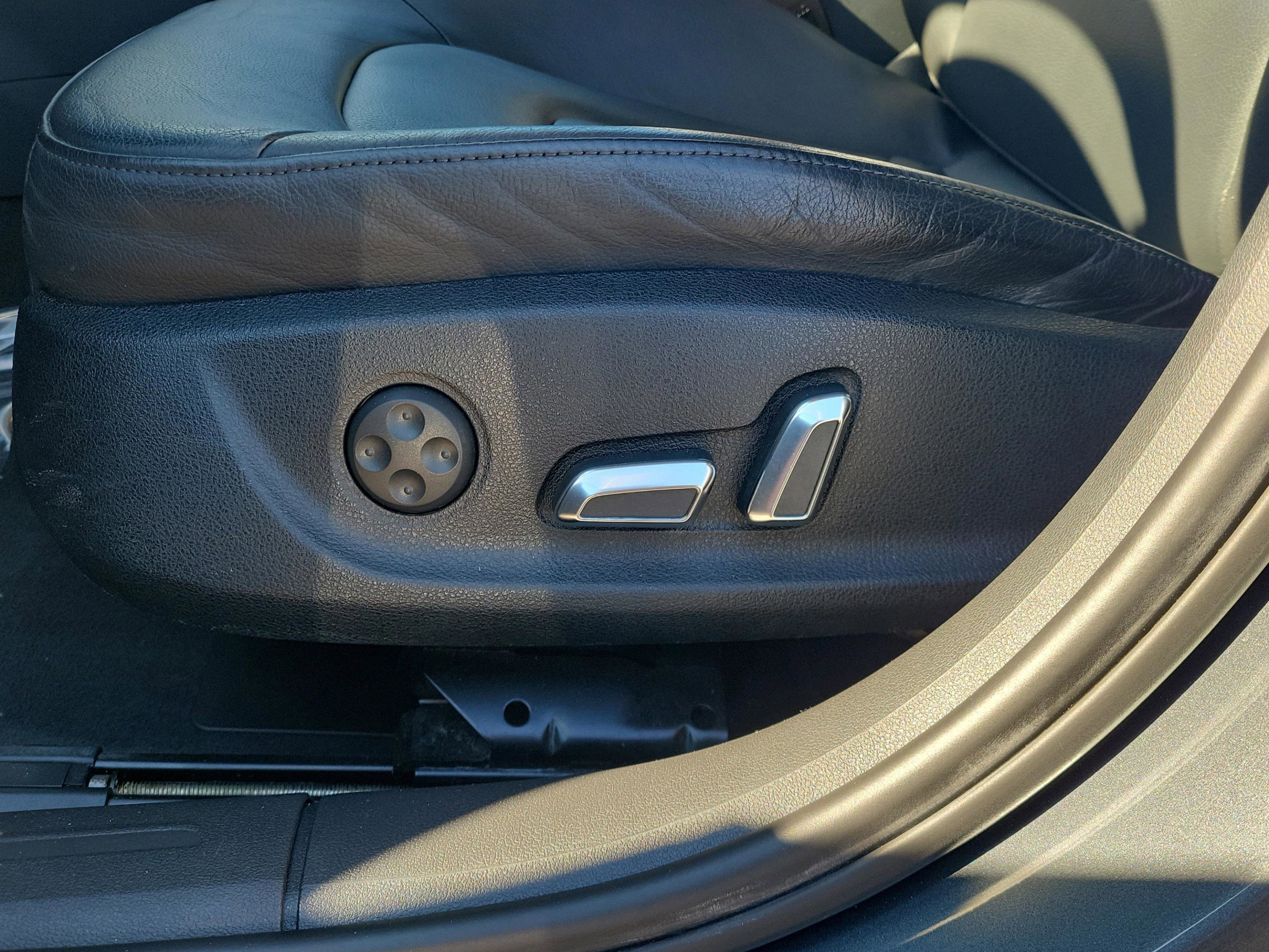 Used 2013 Audi A4 2.0T Premium w/ Convenience Pkg image 13