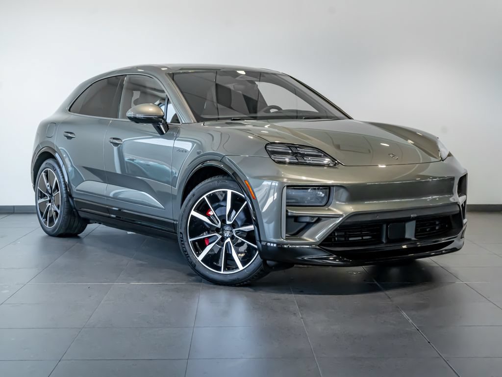 New 2026 Porsche Macan Turbo Electric AWD/4WD image 9