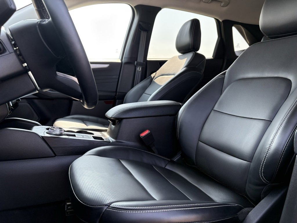 Used 2024 Ford Escape Platinum image 18