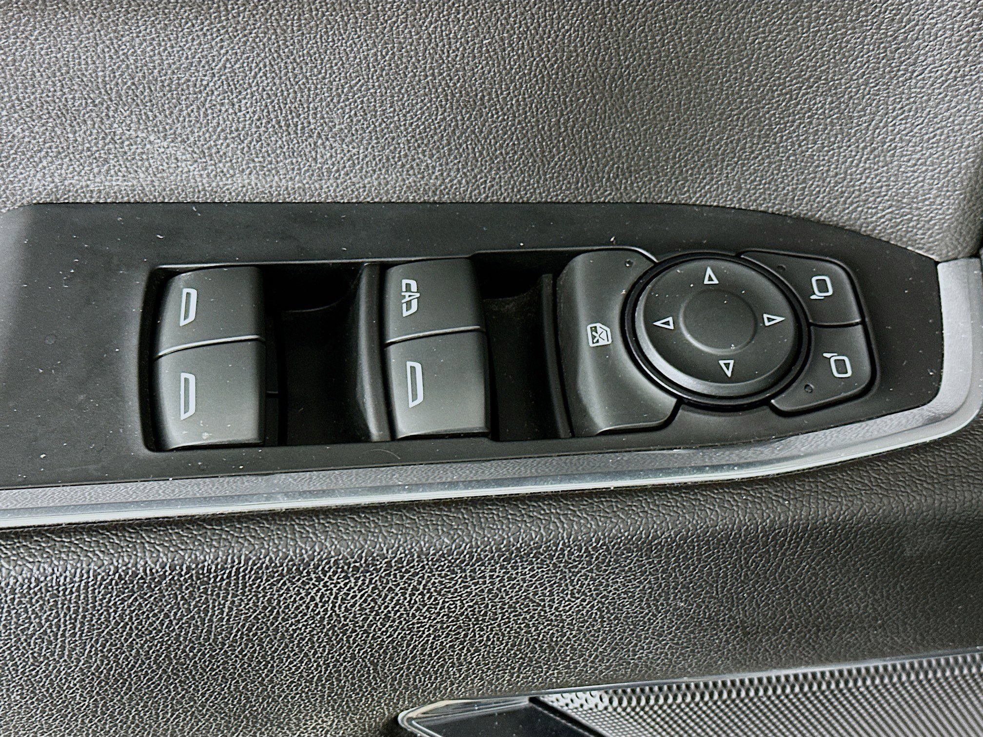 Used 2023 Chevrolet Silverado 1500 LT image 15