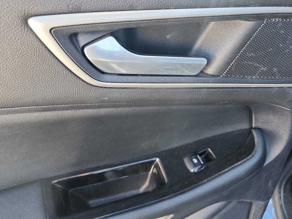 Used 2019 Ford Edge SEL w/ Equipment Group 201A image 16