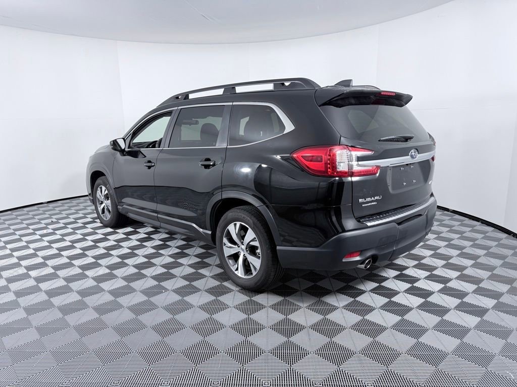 Used 2024 Subaru Ascent Premium image 5