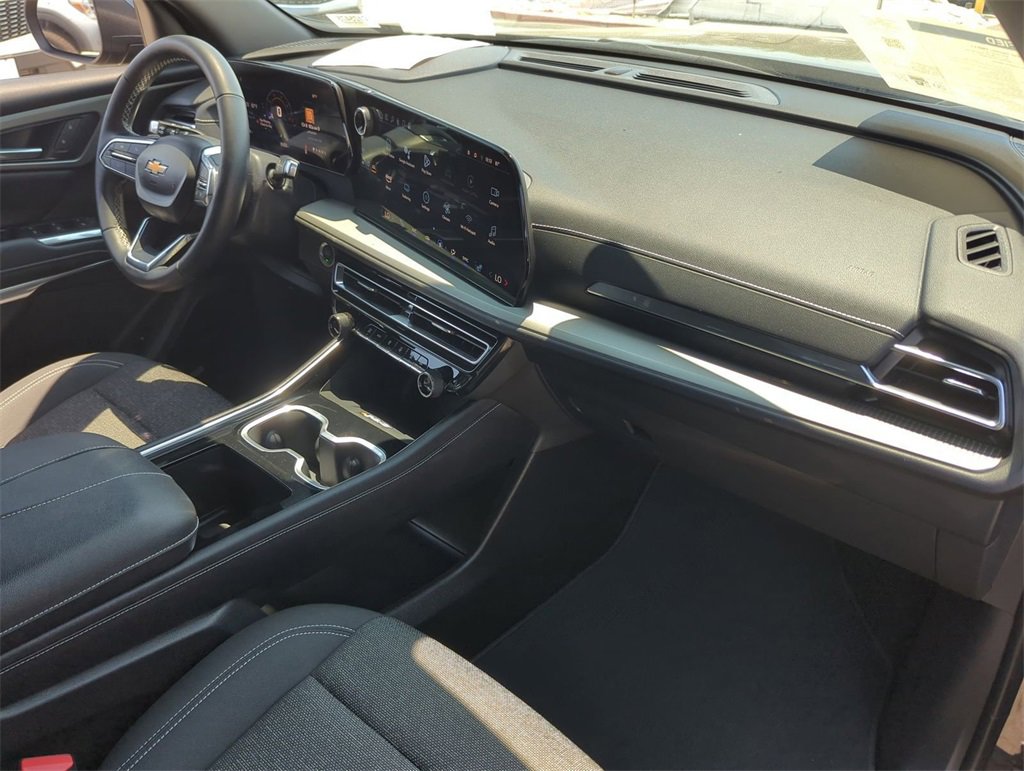 Certified 2025 Chevrolet Traverse LT image 29
