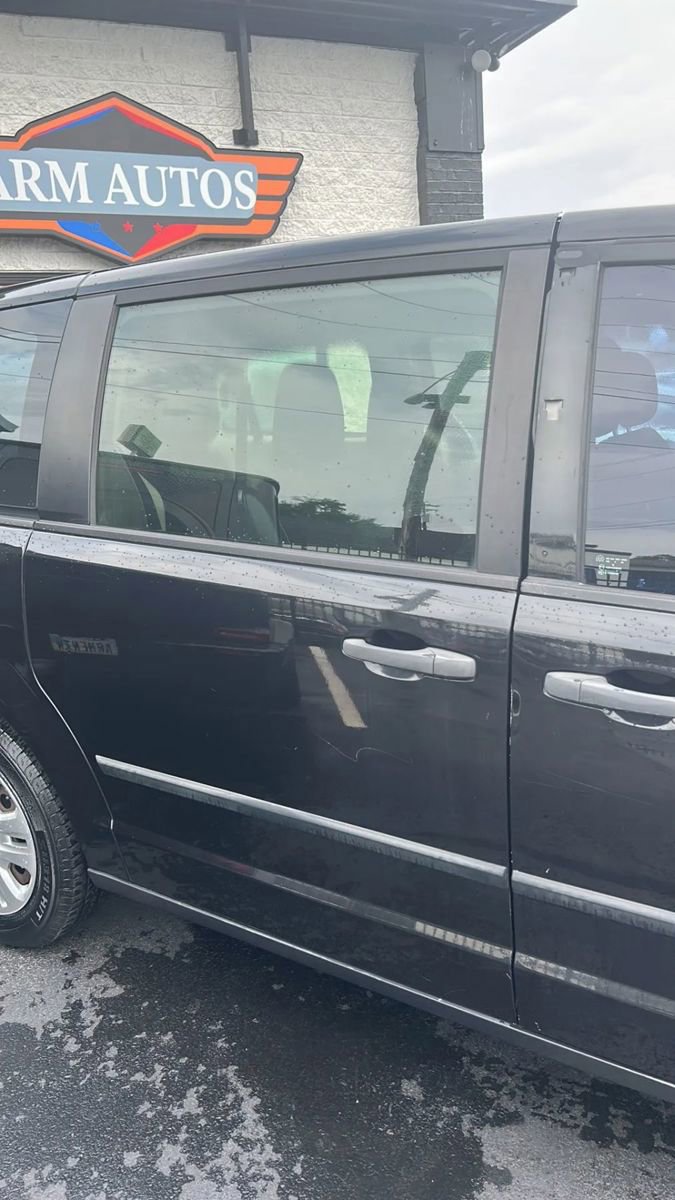 Used 2014 Dodge Grand Caravan American Value Package FWD image 31